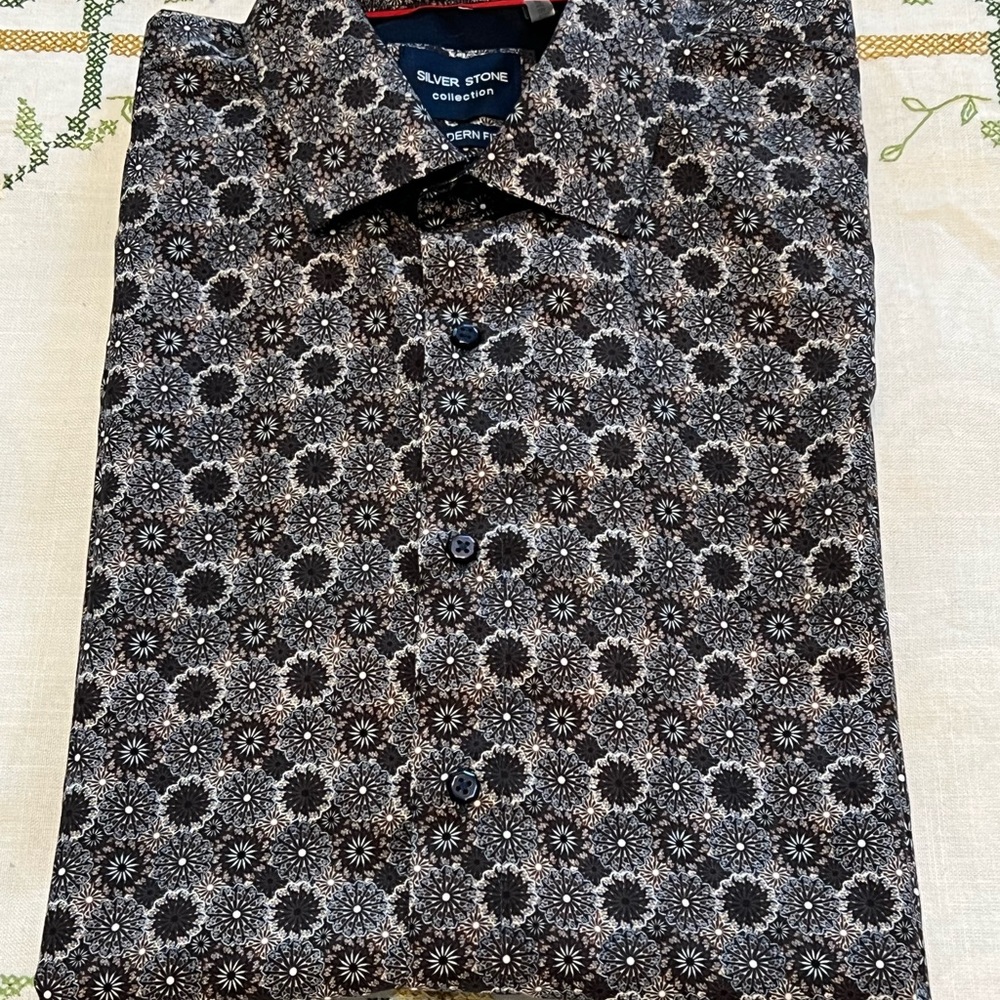 ⭐️ Silver Stone Collection Modern Paisley